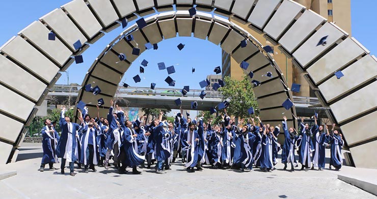 الدراسة في الجامعات المرموقة في إيران