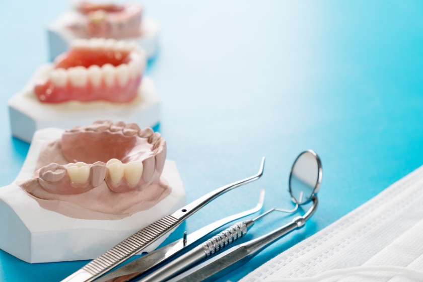 دراسة طب الأسنان في إيران