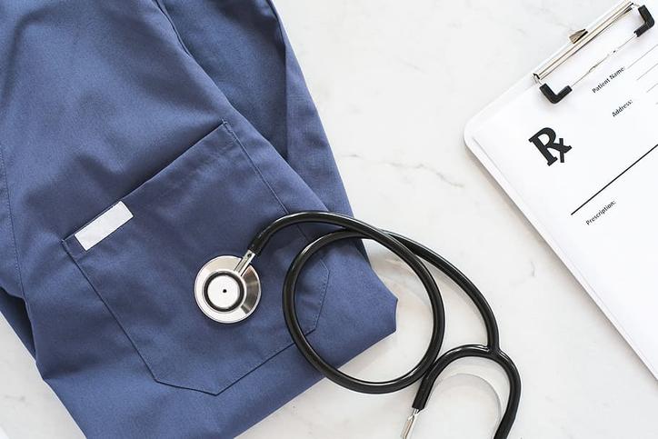 دراسة الطب في إيران