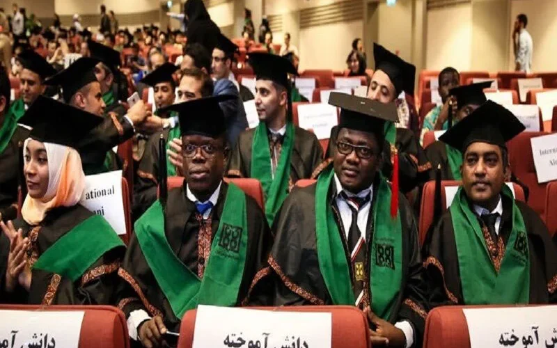 الدراسه فی ایران للعراقیین