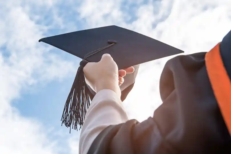 الدراسة في إيران للعراقیین علی النفقه الخاصة 