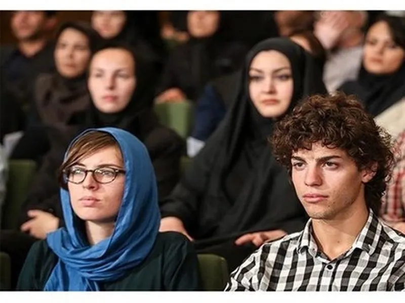 شرایط تحصیل دختران خارجی در ایران