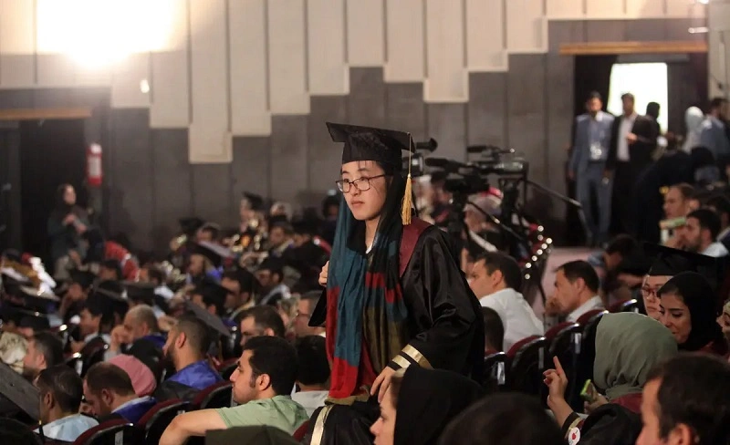 راهنمای کامل دریافت پروانه کار (Work Permit) و تبدیل ویزای تحصیلی به ویزای کاری در ایران برای فارغ‌التحصیلان خارجی